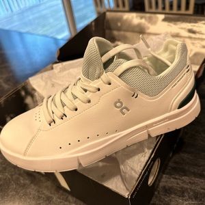 Ladies’ On Cloud The Roger - NWT